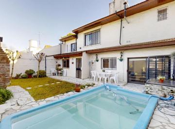 Casa · 195m² · 5 Ambientes · 1 Cochera · Casa en Venta de 5 Ambientes en Olivos con Jardín y Pileta