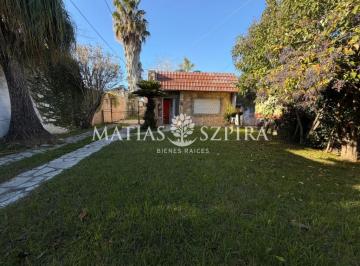 Casa · 110m² · 3 Ambientes · 2 Cocheras · Casa en Ituzaingó Sur