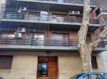 Departamento · 65m² · 3 Ambientes · Impecable 3 Ambientes Al Frente con Balcón en Alquiler en Flores!