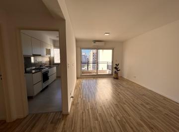 Departamento · 55m² · 2 Ambientes · Semipiso 2 Ambientes con Balcón Al Contrafrente, Muy Luminoso, en Alquiler en Parque Chacabuco.
