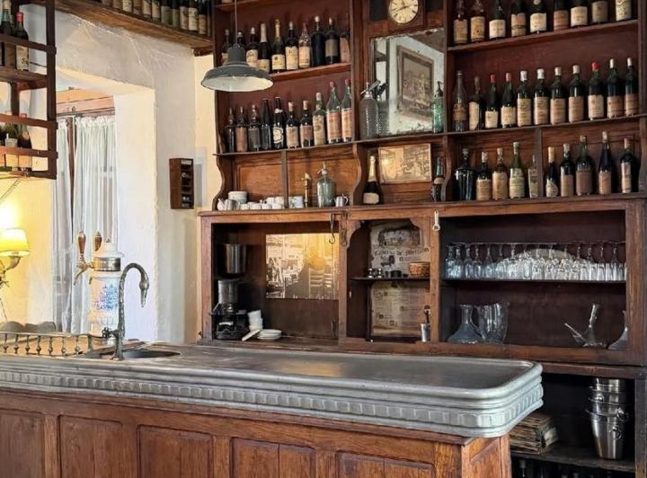 Local comercial · 250m² · 10 Ambientes