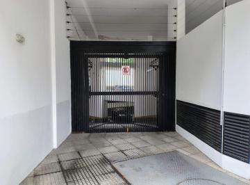 Garage , Parque Chacabuco · Cochera Cubierta Fija en Subsuelo, Acceso por Rampa, Cómoda Para Auto Mediano.