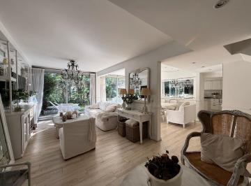 Casa · 270m² · 6 Ambientes · Departamento en Belgrano