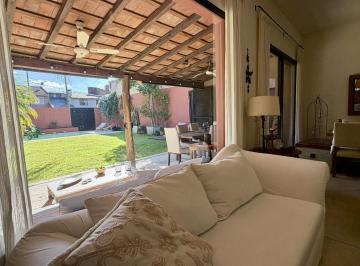 Casa · 180m² · 5 Ambientes · 1 Cochera · Casa en Venta, 3 Dorm. en Beccar