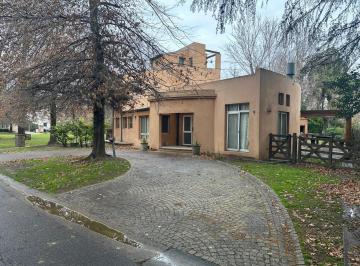 ROJ-ROJ-1021_2 · Casa en Venta Villa Bertha, Estilo y Calidad!