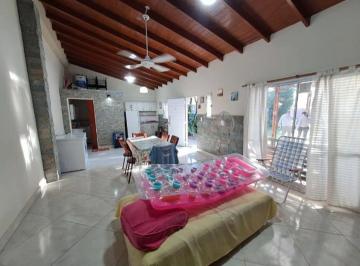 Casa · 50m² · 1 Ambiente · 3 Cocheras · Venta Casa Jose C Paz con Pileta