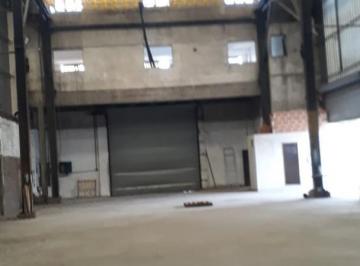Bodega-Galpón · 600m² · Alquiler - Galpon - 600 m Wilde E/ Camion