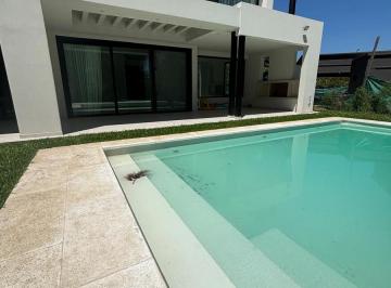 Casa · 400m² · 6 Ambientes · 6 Cocheras · Excelente Casa en Magnifico Lote en Weston Barrio Privado