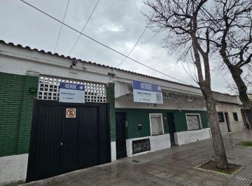 Bodega-Galpón , Pompeya · Oportunidad de Inversión | Lote de 850 m² con Galpón y 3 Departamentos, Calle Fournier Pompeya