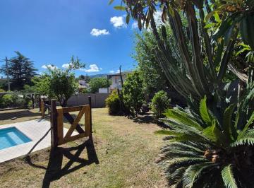 Casa de 3 ambientes, Villa Carlos Paz · Casa y Monoambiente con Piscina en Vcp