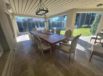 Casa · 337m² · 6 Ambientes · 4 Cocheras · Casa en Venta Highland Park, Vistas Al Golf - Gran Quincho