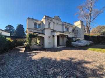 Casa · 337m² · 6 Ambientes · 4 Cocheras · Amoblada Highland Park, Vistas Al Golf - Gran Quincho