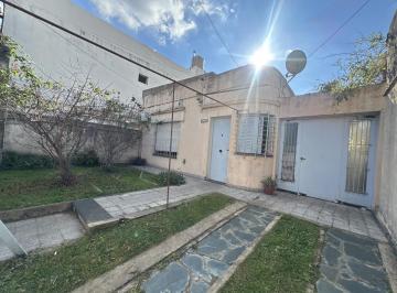 Casa · 104m² · 3 Ambientes · Venta Casa 2 Dorm. Azcuénaga Rosario