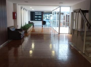 Departamento de 5 ambientes, Córdoba · Piso de 2 Dorm. con Cochera y Balcon S/ Crisol 155 Nva Cba.