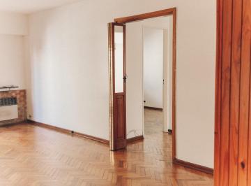 Departamento · 77m² · 3 Ambientes · Muy Lindo 3 Ambiente con Dependencia y Balcon Al Frente Super Luminoso en Caballito!