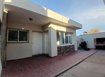 Casa de 7 ambientes, Maipú · Casa en Alquiler Interna 3 Dorm. - Excelente Ubicación a 1 Cuadra de La Plaza de Maipú
