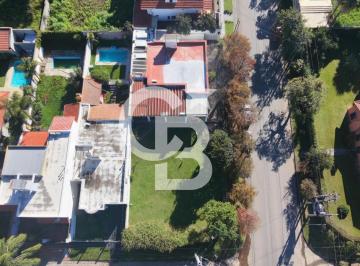 Casa · 184m² · 5 Ambientes · 1 Cochera · Venta | Casa en B°los Perales