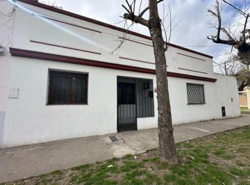 Casa · 118m² · 8 Ambientes · 2 Cocheras · Venta Casa con 3 Deptos Ideal Inversor
