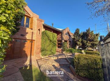 Casa · 220m² · 5 Ambientes · 1 Cochera · Importante Chalet 5 Amb - San Carlos