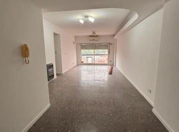 Departamento de 5 ambientes Alquiler $ 1.300.000 · Alquiler Amplio Departamento de 5 Ambientes en Pleno Centro de Ramos Mejía Norte