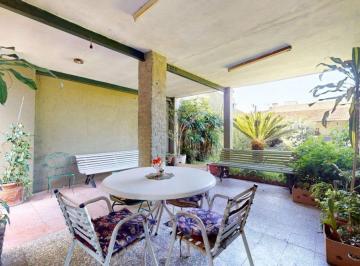Casa · 162m² · 6 Ambientes · 2 Cocheras · Venta! Casa Multifamiliar en Corazon de Martinez