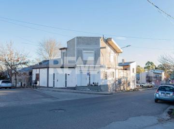 Casa · 263m² · 6 Ambientes · 1 Cochera · Venta - 2 Casas de 2 Dorm. - G. Álvarez Nqn
