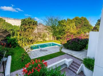 Casa · 614m² · 5 Ambientes · 5 Cocheras · Casa en Venta en Zona Residencial de Liniers