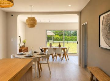 Casa · 89m² · 5 Ambientes · 1 Cochera · Casa de 2 Dorm. con Piscina y Parrillero