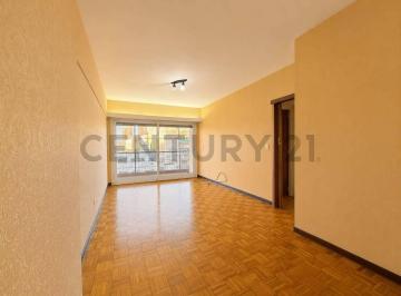 Departamento · 80m² · 3 Ambientes · 1 Cochera · Alquiler 3 Ambientes Luminoso - Flores