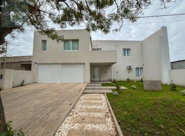 Casa · 312m² · 3 Dormitorios · 1 Cochera · Casa en Barrio Belgrano