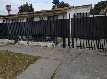 Casa · 250m² · 5 Ambientes · 1 Cochera · Casa en Zona Surcasa en Venta de 3 Dorm. con Amplio Fondo – Barrio Santa Ana II