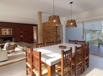 Casa · 190m² · 5 Ambientes · Casa Venta Pinamar