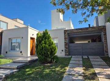 Casa de 9 ambientes, Presidente Sarmiento · Venta Casa Barrio San Telmo Godoy Cruz Mendoza