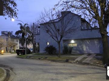 Casa · 204m² · 5 Ambientes · 2 Cocheras · Casa en Tejas del Sur I