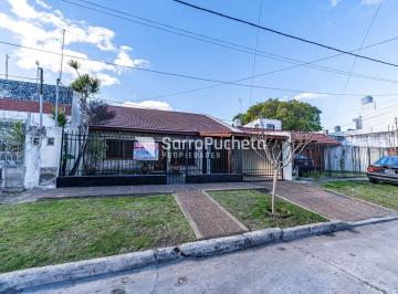 Casa · 270m² · 4 Ambientes · 2 Cocheras · Venta Casa 4 Ambientes con Amplio Parque y Quincho en Morón