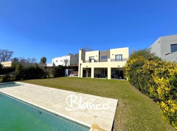 Casa · 163m² · 5 Ambientes · 2 Cocheras · Casa en Venta en Pilar del Este, Barrio Santa Guadalupe, Pilar, G. B. a. Zona Norte