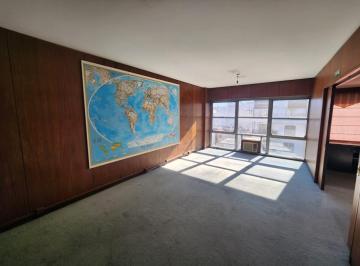 Oficina comercial · 372m² · 4 Ambientes · 4 Cocheras · Oficina de Cinco Ambientes Monserrat