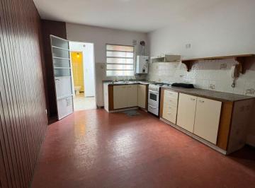Departamento · 85m² · 5 Ambientes · Sarmiento 2044 02 04