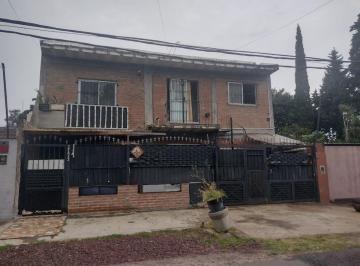 Casa de 5 ambientes, Pilar · Casa en Venta. a Refaccionar