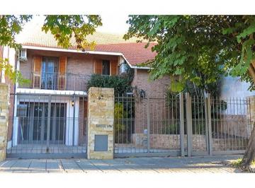 Casa · 273m² · 6 Ambientes · 3 Cocheras · Casa en Barrio Candioti Sur