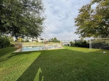 Casa · 180m² · 5 Ambientes · 2 Cocheras · Alquiler Terralagos Fondo Laguna Barrio Playa