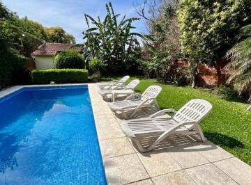 Casa · 700m² · 5 Ambientes · 1 Cochera · Casa 5 Ambientes en Venta Temperley Apto Credito