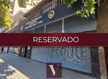 Local comercial · 649m² · 6 Ambientes · 1 Cochera · Casa en Venta con Local - Av Colón