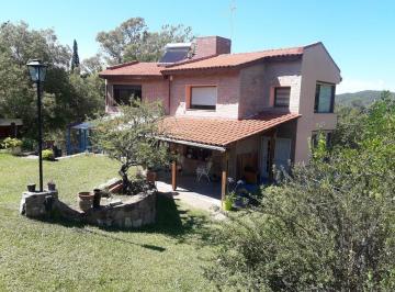 Casa · 250m² · 5 Ambientes · 2 Cocheras · Casa con Dos Lotes en Barrio Cabana - Unquillo, Sierras Chicas