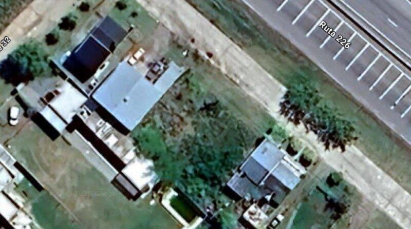 Venta terreno en Ruta 226 sobre Colectora entre 32 y 34, tiene una superficie total de 240 m2