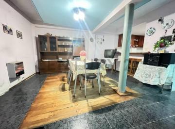 PH · 140m² · 3 Dormitorios · 1 Cochera · PH de 3 Dorm. en Venta
