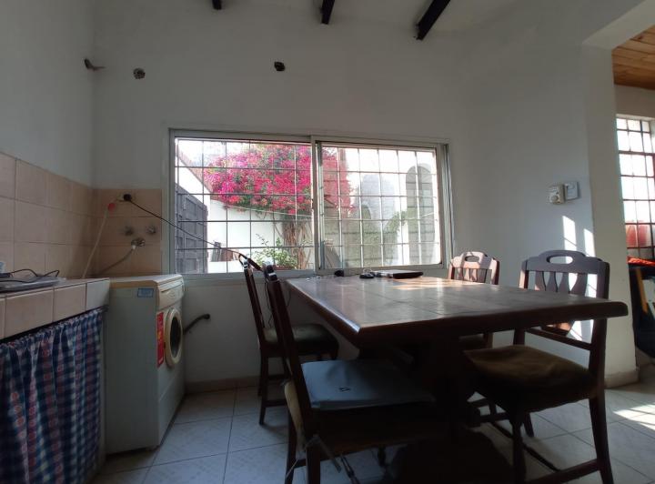 Casa · 180m² · 6 Ambientes · 1 Cochera