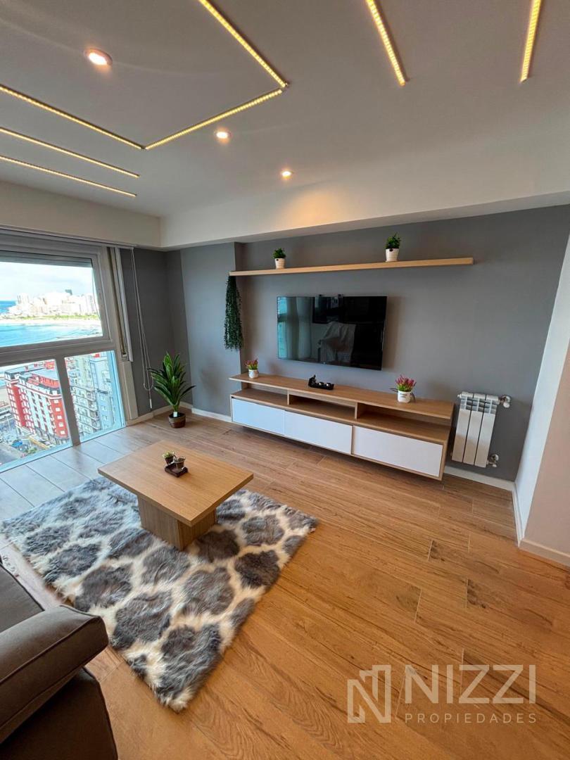 Departamento de 3 ambientes a la calle con balcón y vista al mar