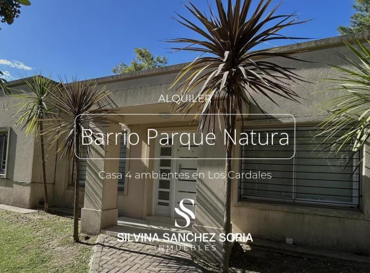 Casa · 897m² · 5 Ambientes · 2 Cocheras