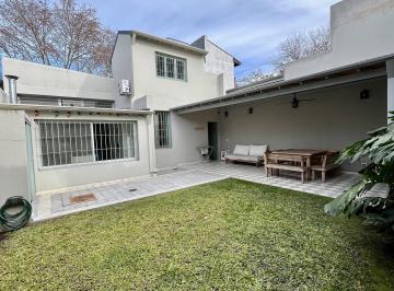 Casa · 135m² · 4 Ambientes · Divina Casa Reciclada en Victoria!